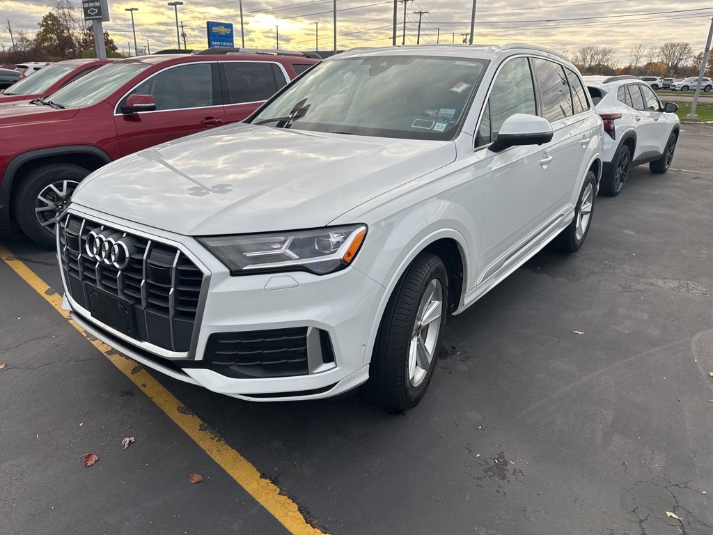 2023 Audi Q7 45 Premium photo 2