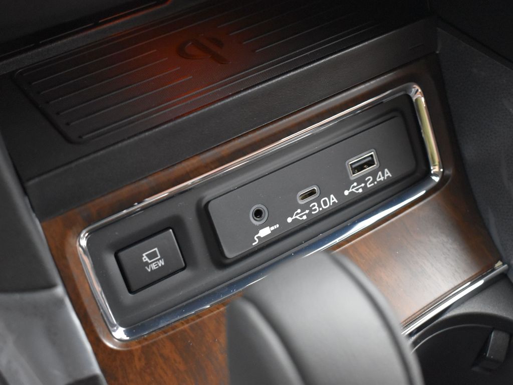 2025 Subaru Ascent Touring photo 17