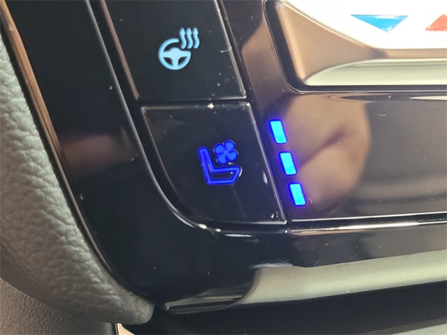 2021 Ford Explorer ST photo 18