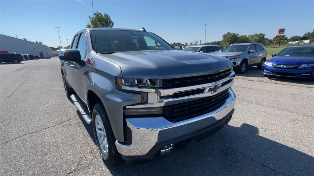 2019 Chevrolet Silverado 1500 LT photo 4