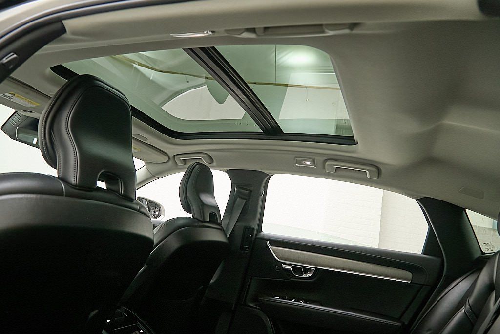 2024 VOLVO S90 - Image 20