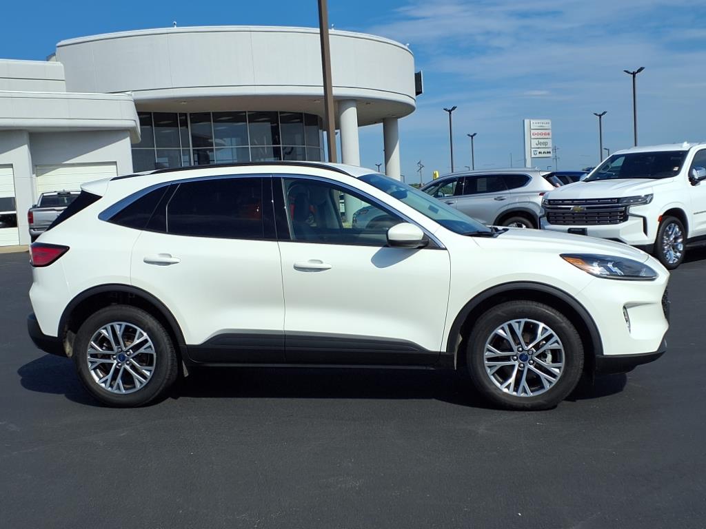 2022 Ford Escape SEL photo 2