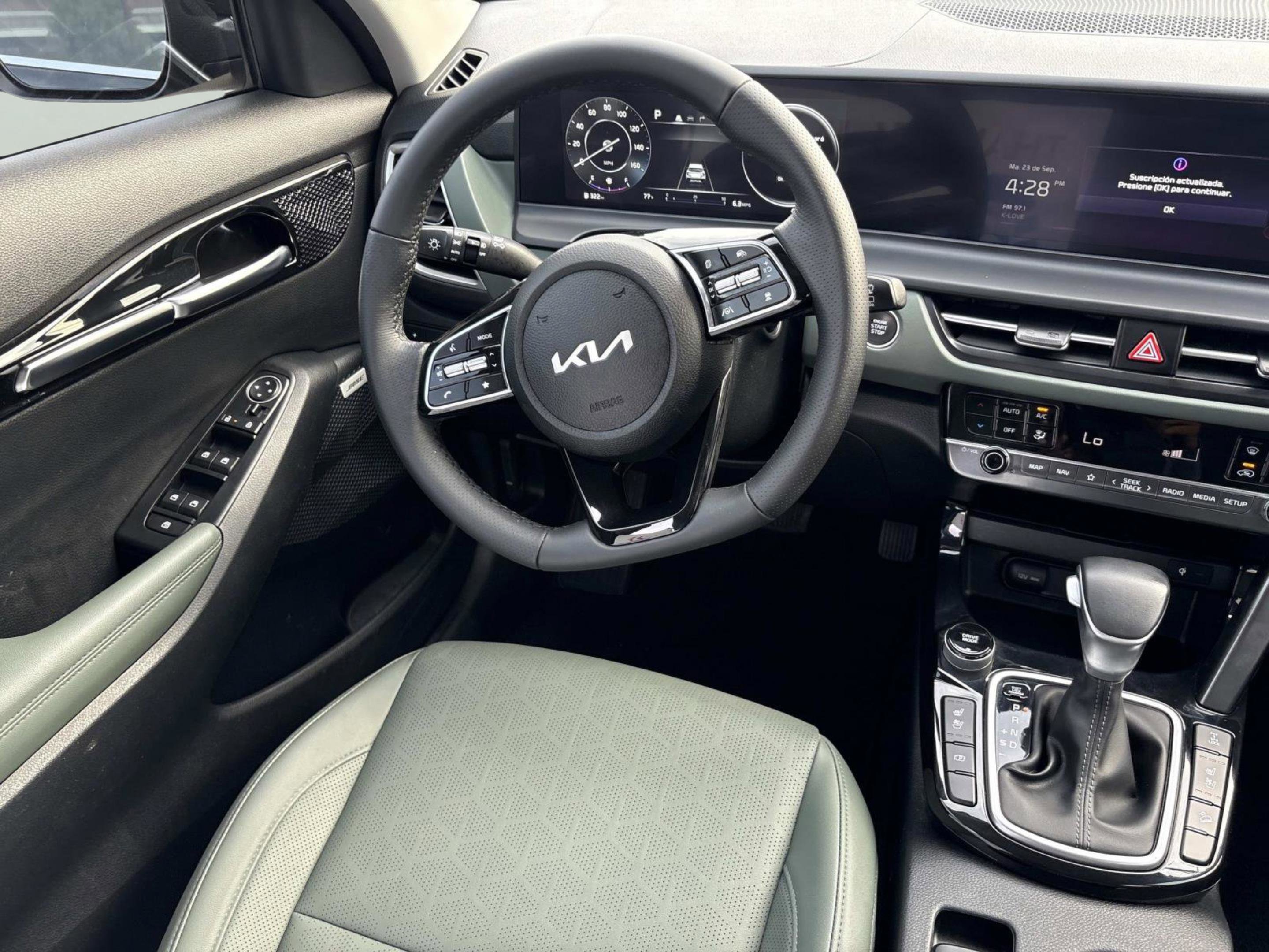 2024 Kia Seltos SX photo 14