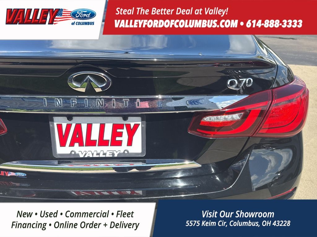 2016 Infiniti Q70 photo 23