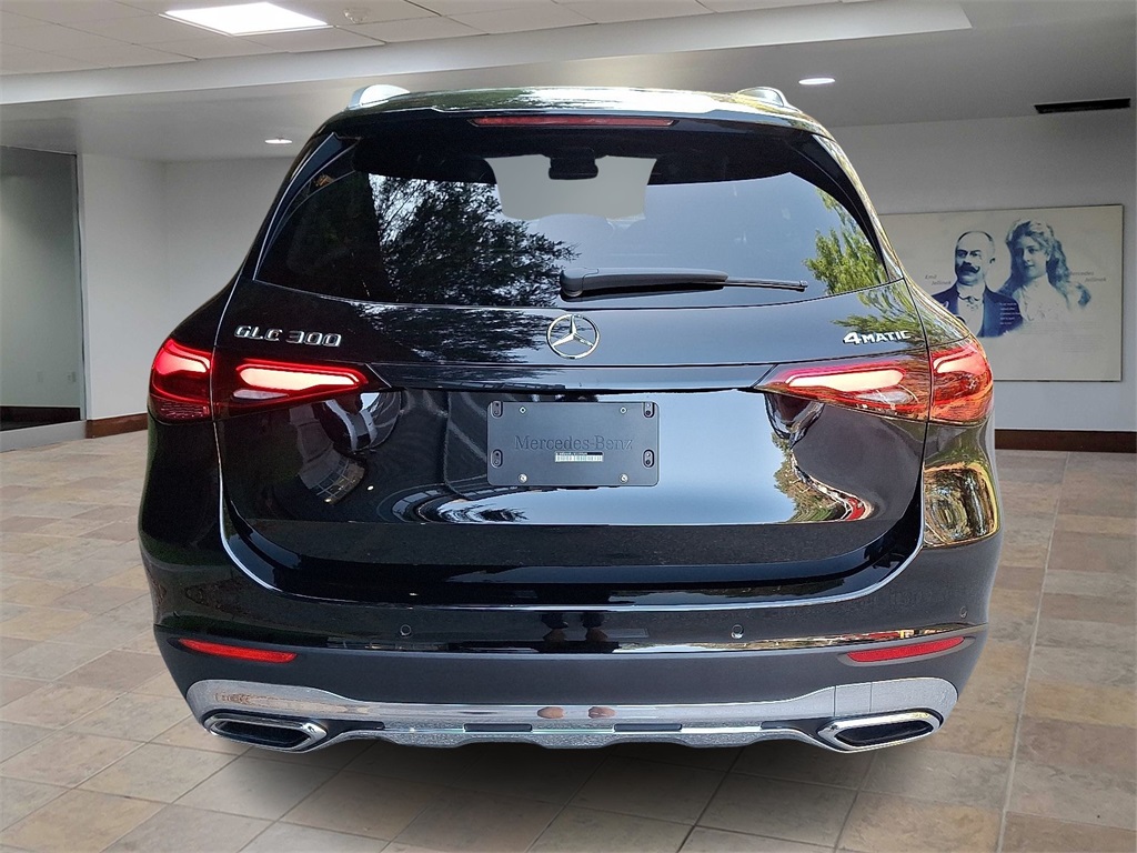2025 Mercedes Benz GLC 300 4MATIC photo 5