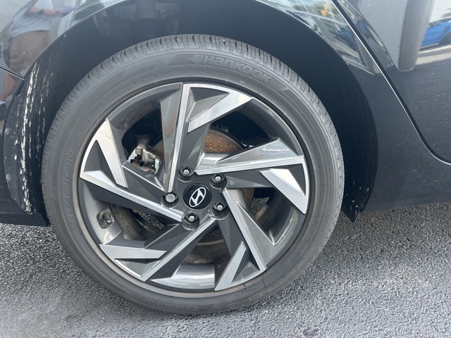 2024 Hyundai Elantra Hybrid Limited photo 7