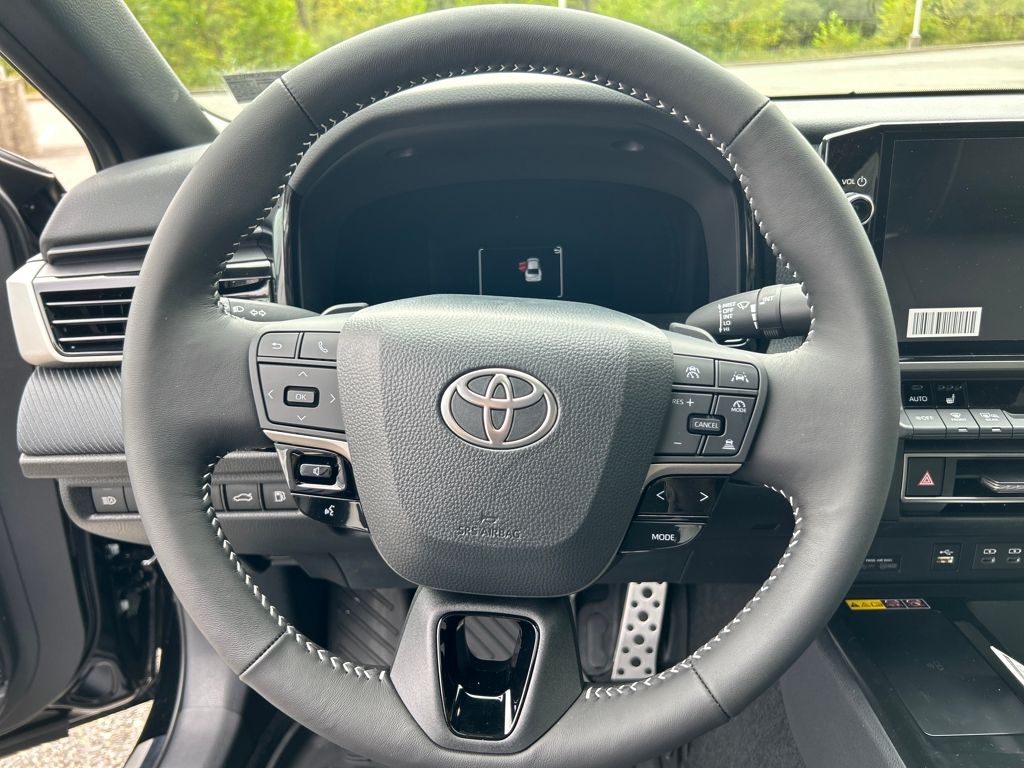 2026 Toyota Camry SE photo 14