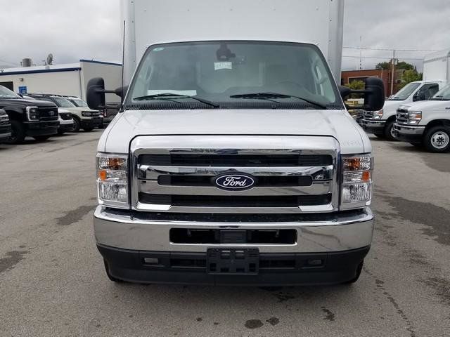 2026 Ford E-450 photo 9