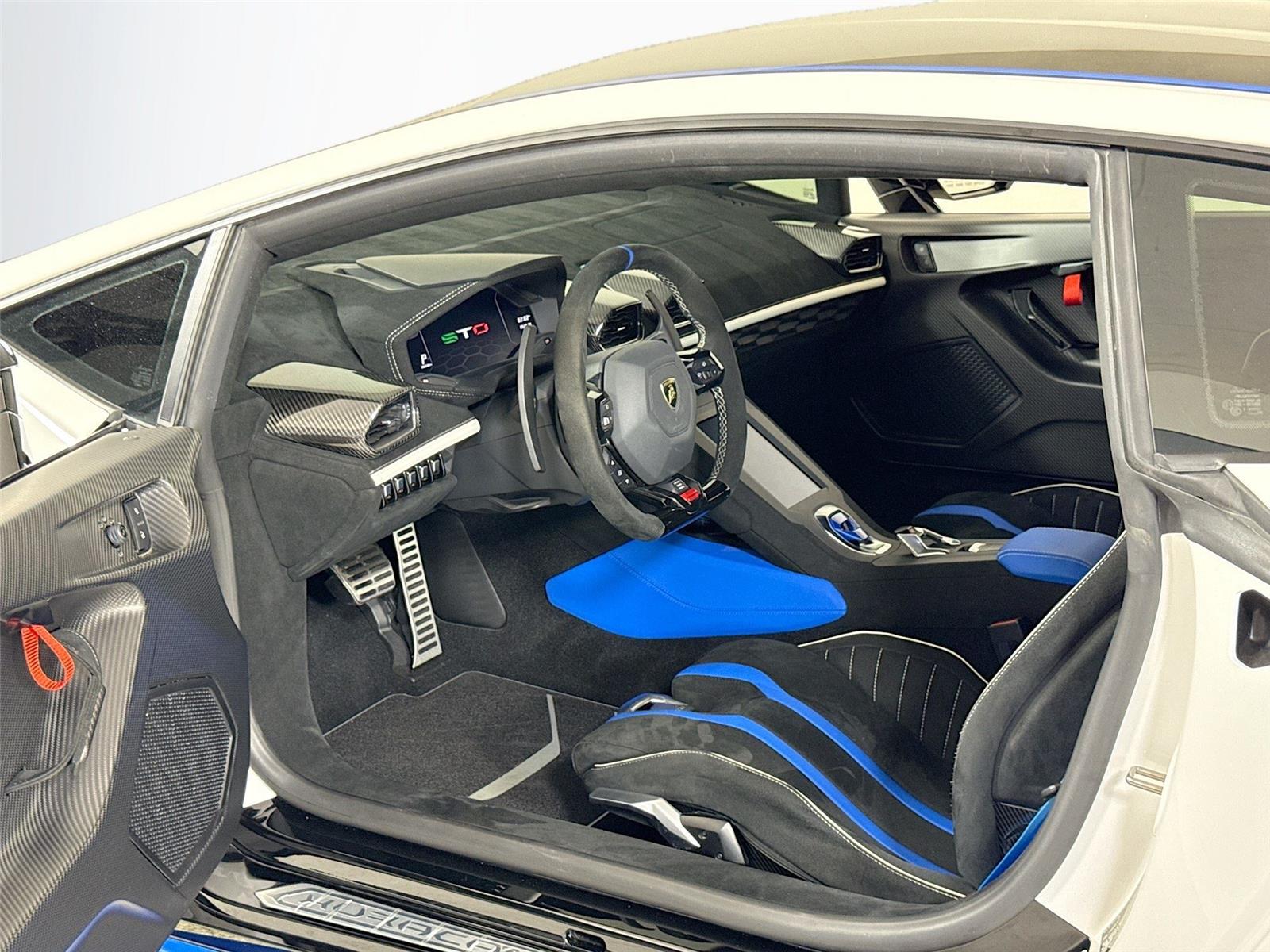 2023 Lamborghini Huracan STO STO photo 11