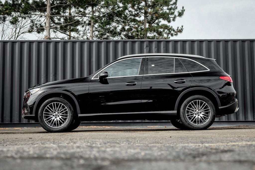 2026 Mercedes Benz GLC 300 4MATIC photo 3