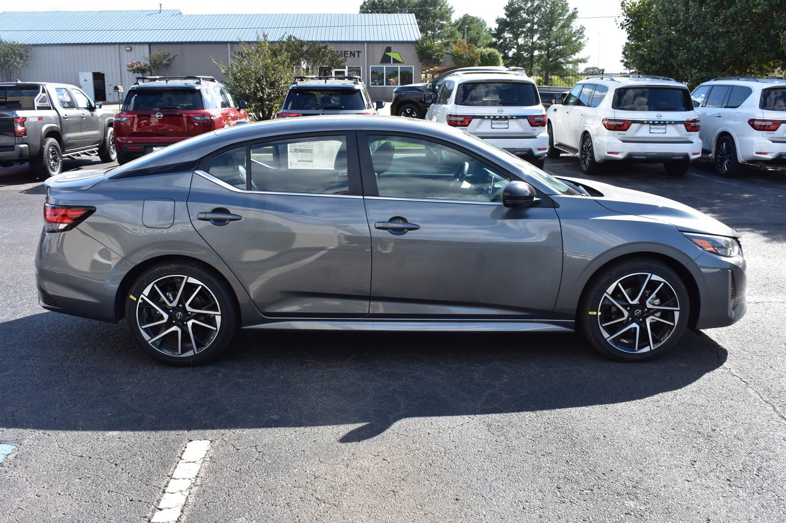 2025 Nissan Sentra SR photo 4