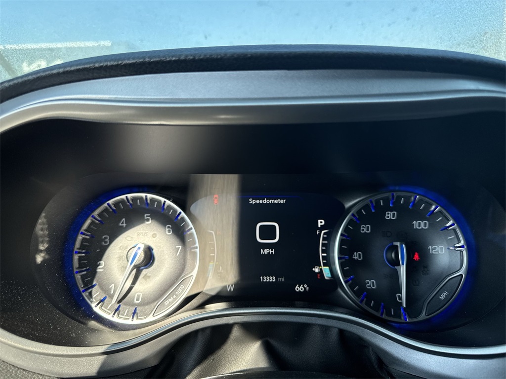 2024 Chrysler Pacifica Touring L photo 19