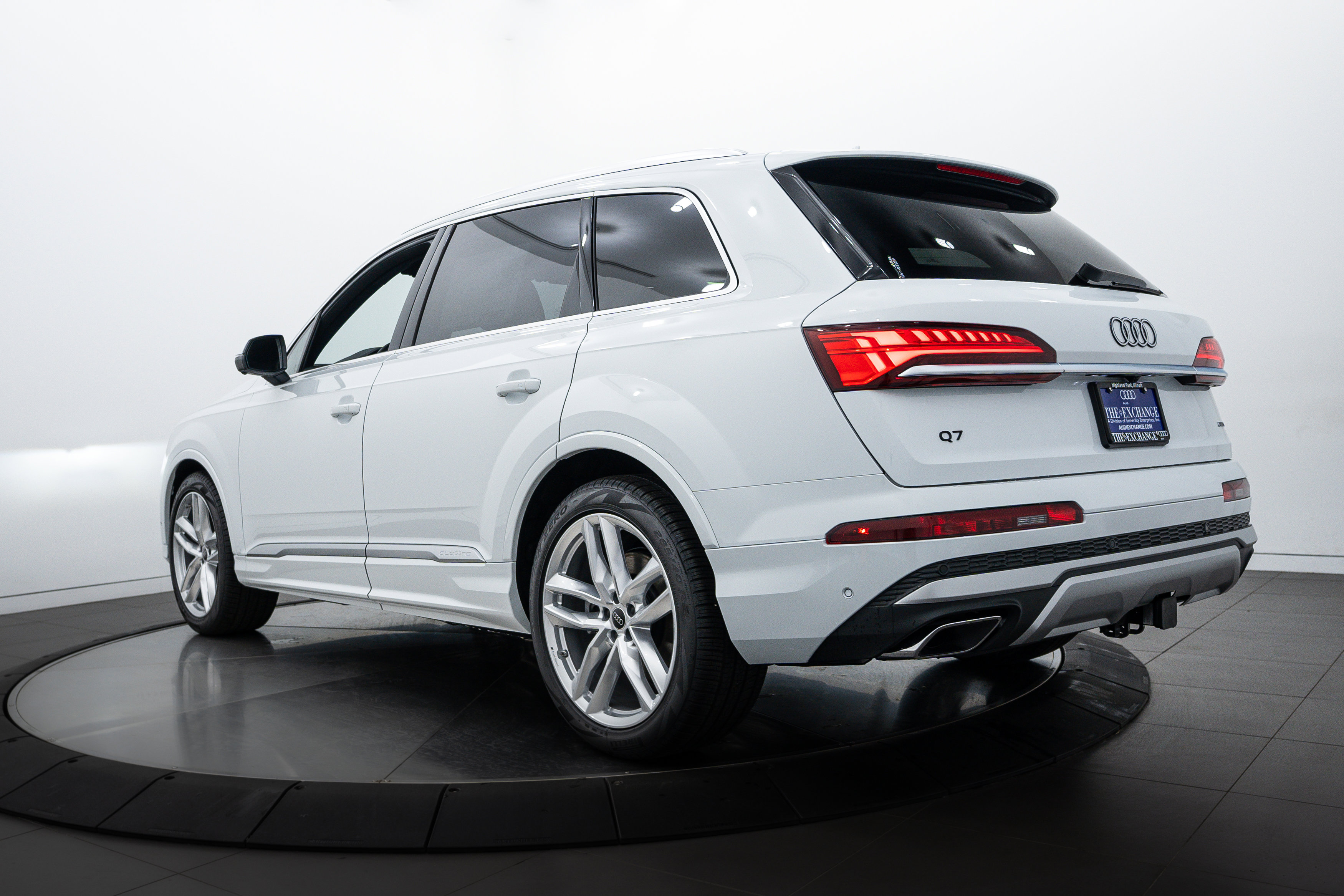 2025 Audi Q7 Premium Plus photo 4