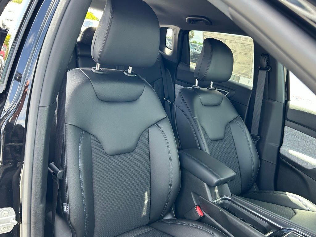 2025 Jeep Compass Latitude photo 24