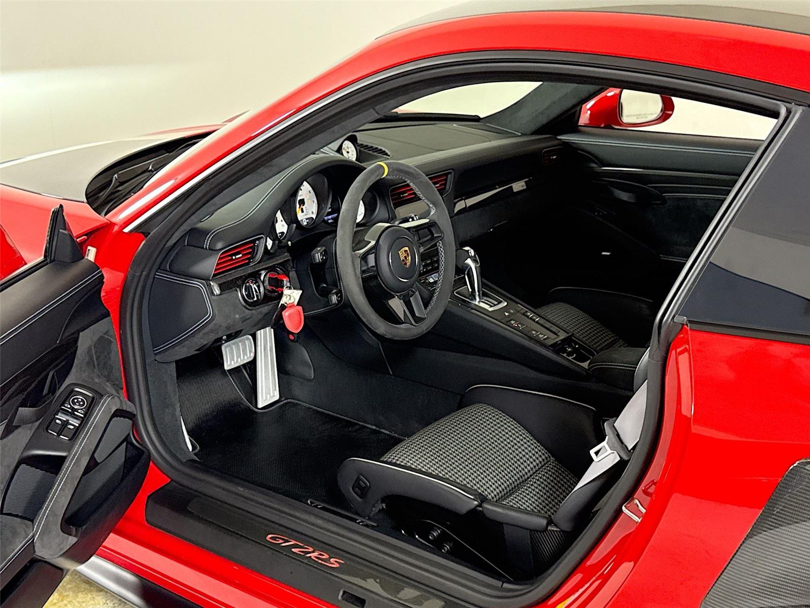 2019 Porsche 911 GT2 RS photo 6