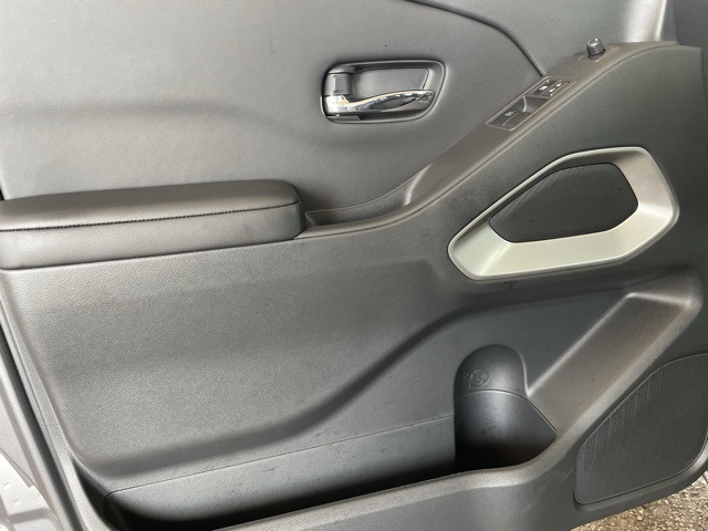 2025 Nissan Frontier SV photo 20