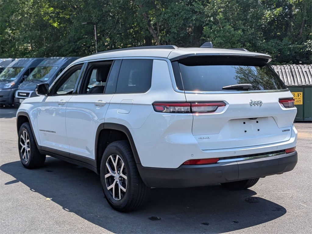 2025 Jeep Grand Cherokee Limited photo 4