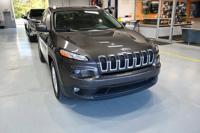 2016 Jeep Cherokee Latitude photo 3