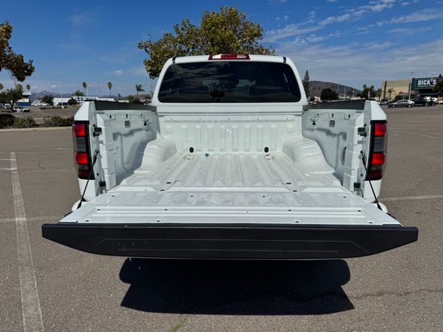 2022 Nissan Frontier SV photo 17