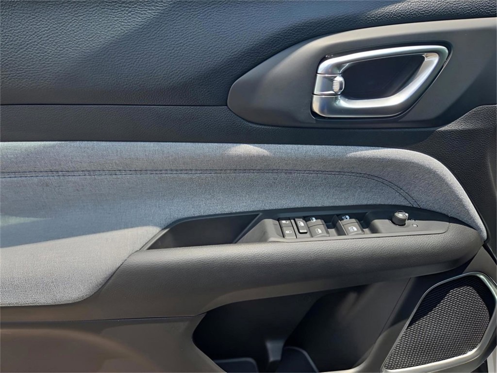 2025 Jeep Compass Latitude photo 29