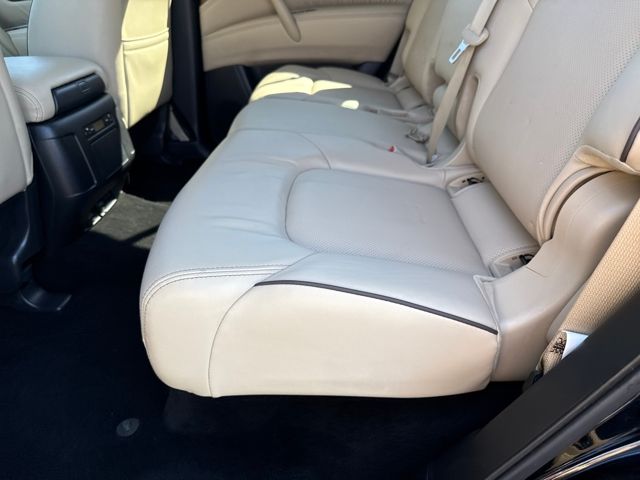2023 Nissan Armada SL photo 19