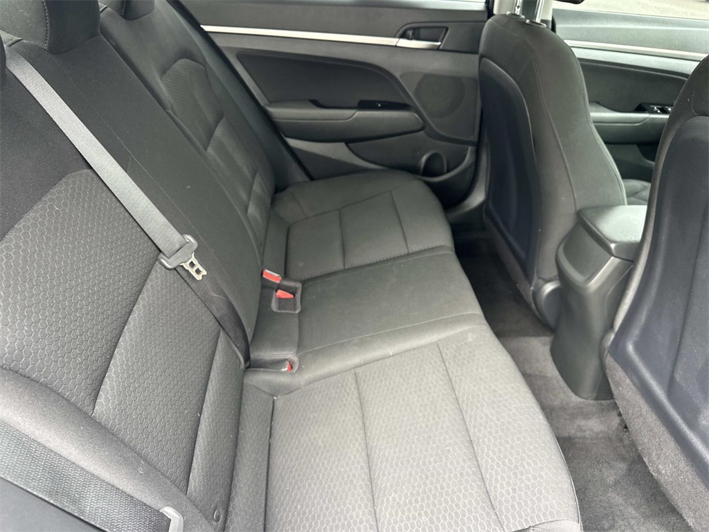 2020 Hyundai Elantra SEL photo 14