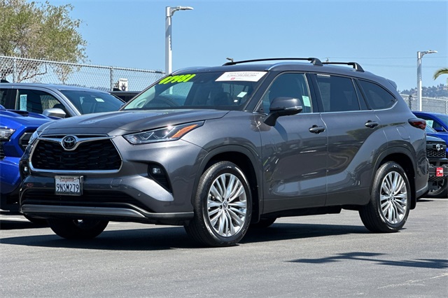 2024 Toyota Highlander Platinum photo 8