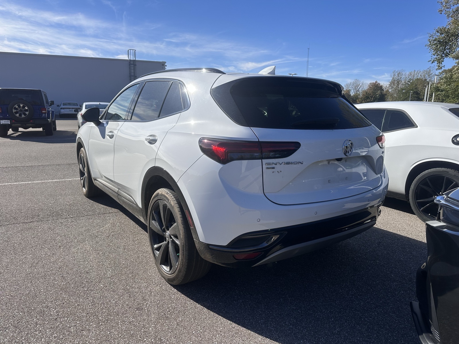 2023 Buick Envision Essence photo 3