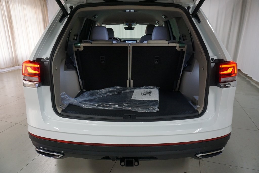 2025 Volkswagen Atlas SE Technology photo 30