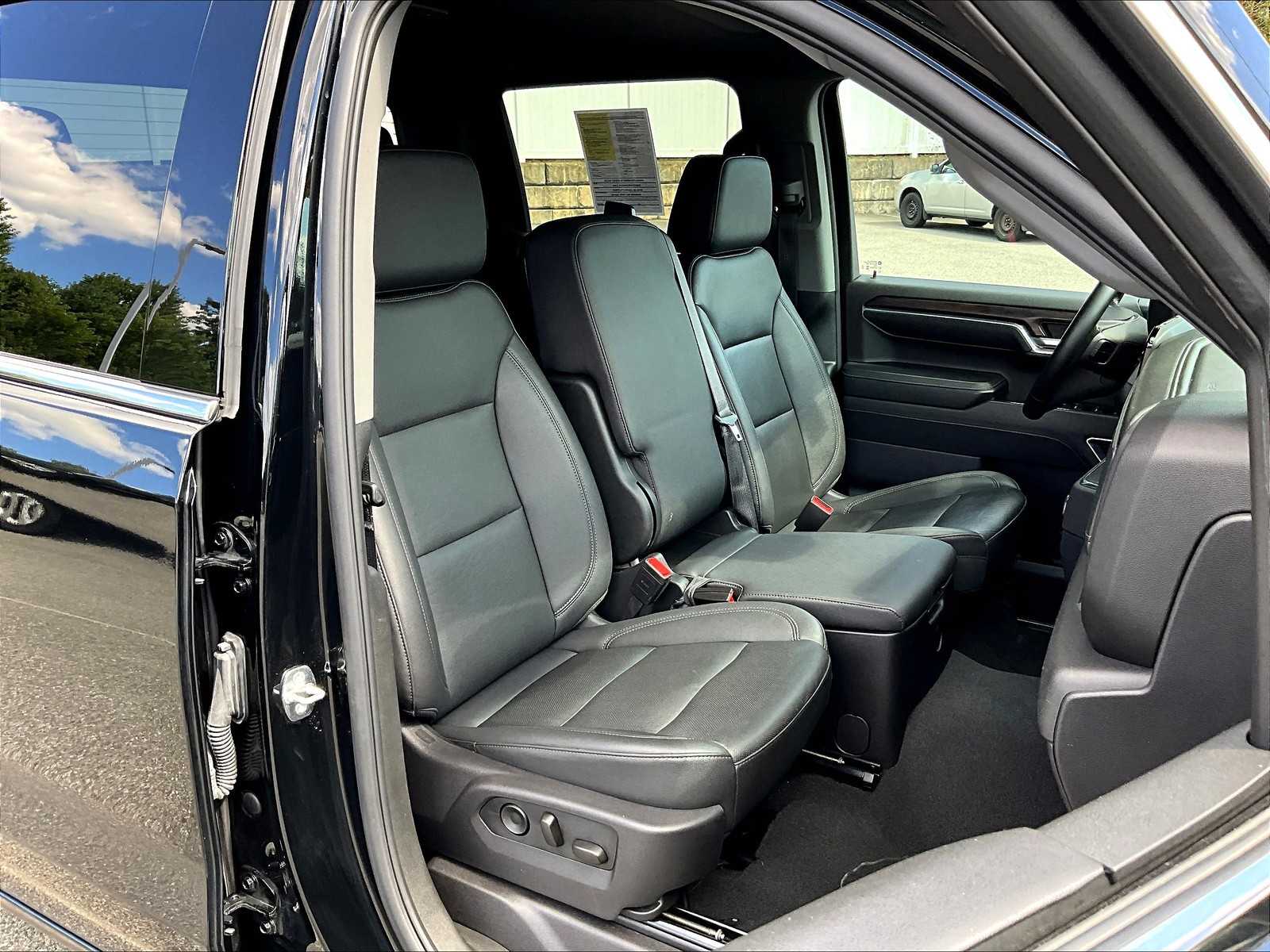 2024 Gmc Sierra 1500 SLT photo 11