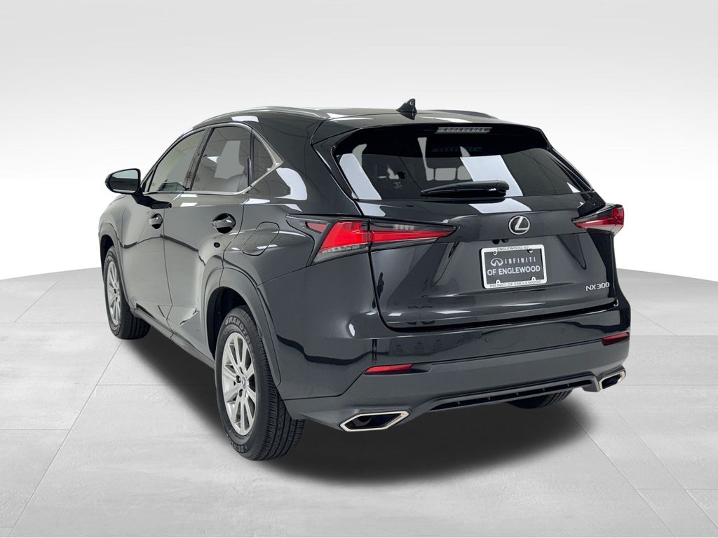 2021 Lexus NX 300 photo 3