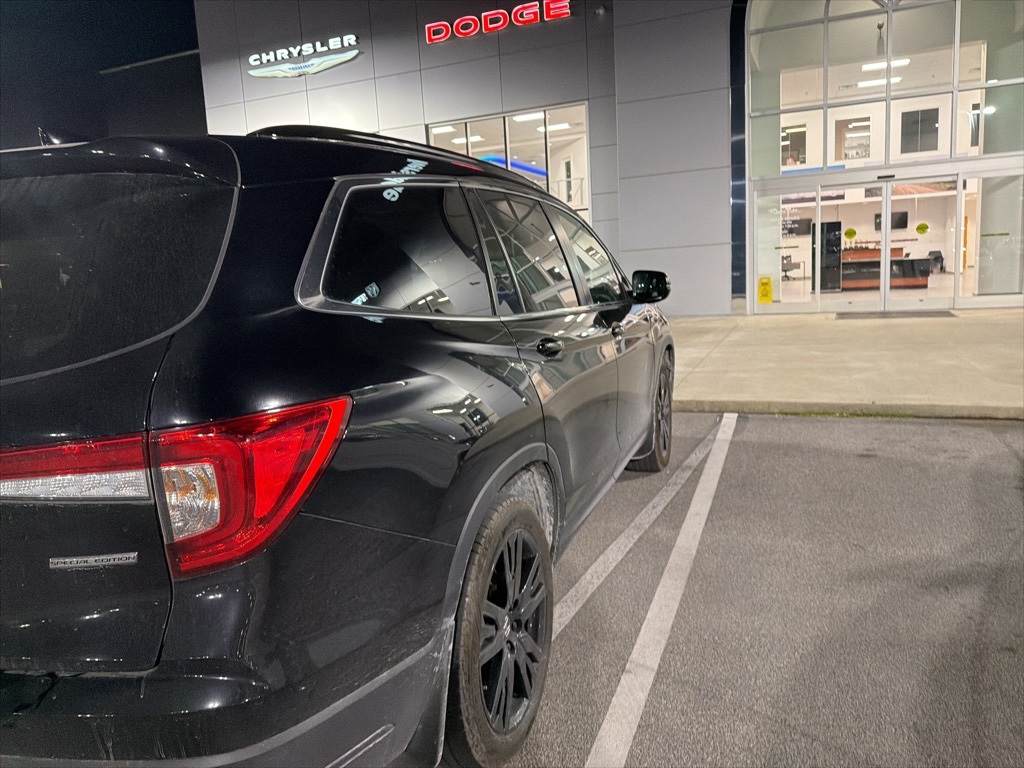2022 Honda Pilot Special Edition photo 2