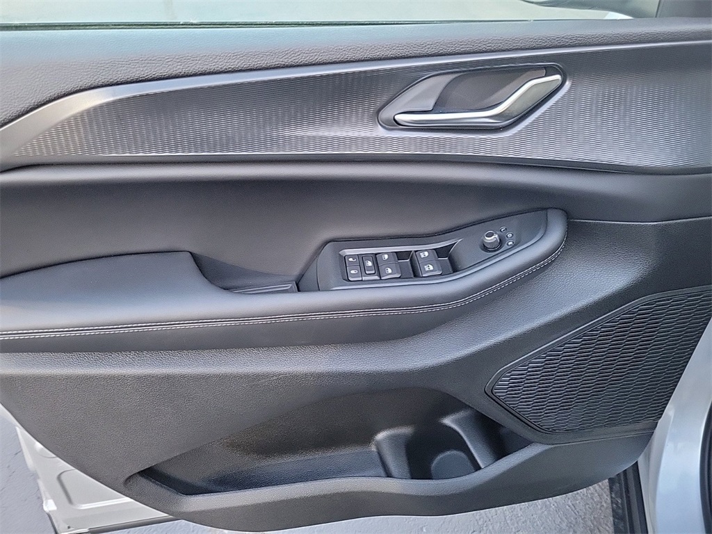 2025 Jeep Grand Cherokee Laredo photo 19