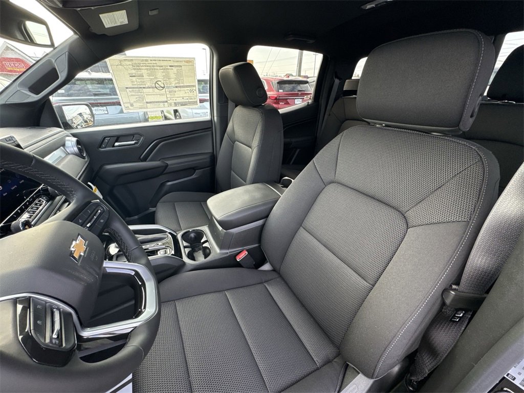 2025 Chevrolet Colorado Work Truck LT photo 11