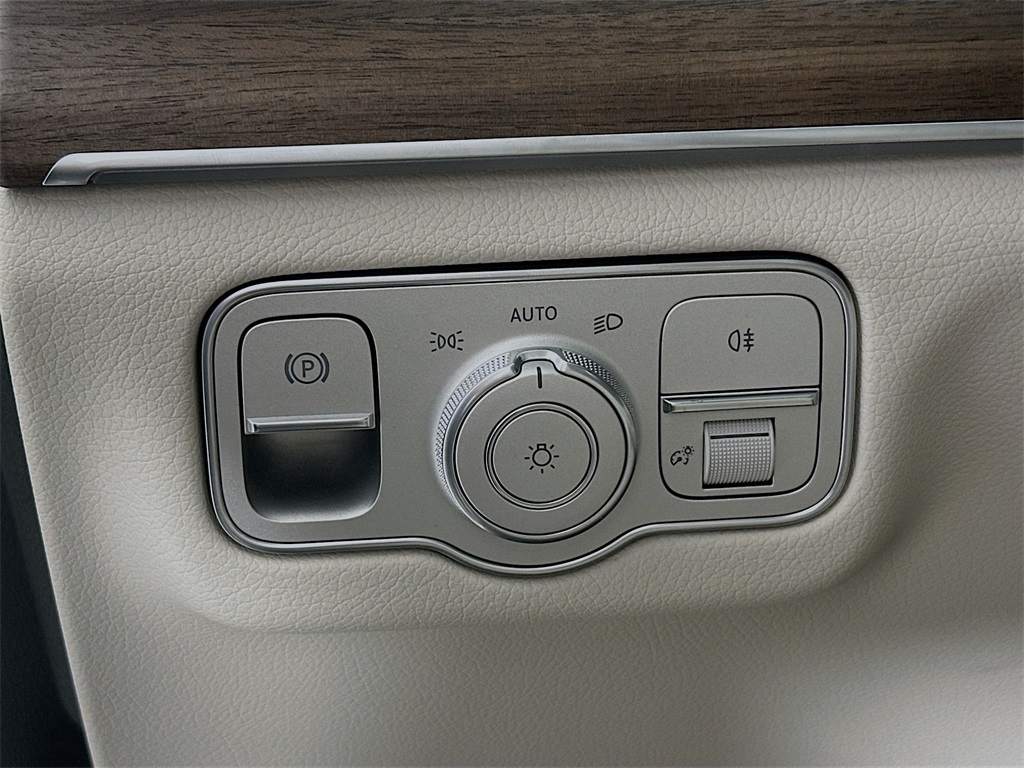2026 Mercedes Benz GLE 450 4MATIC photo 10