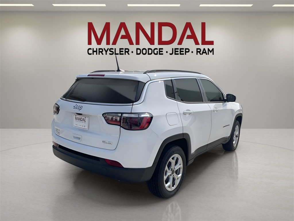 2025 Jeep Compass Latitude photo 2
