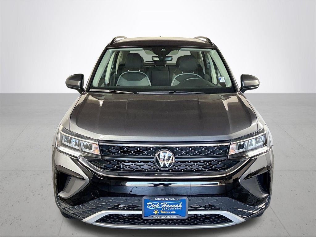2024 Volkswagen Taos S photo 3