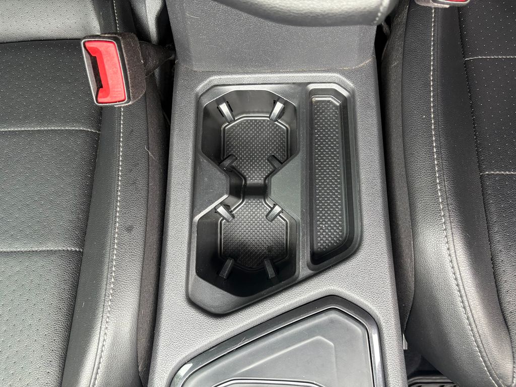 2019 Volkswagen Tiguan SEL R-Line photo 17