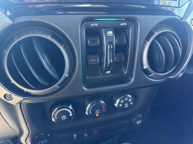 2016 Jeep Wrangler Unlimited Sport photo 17