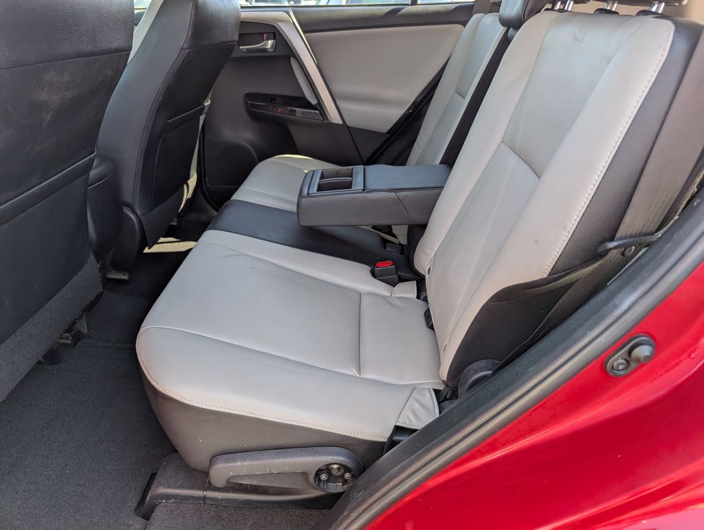 2016 Toyota RAV4 Limited photo 10