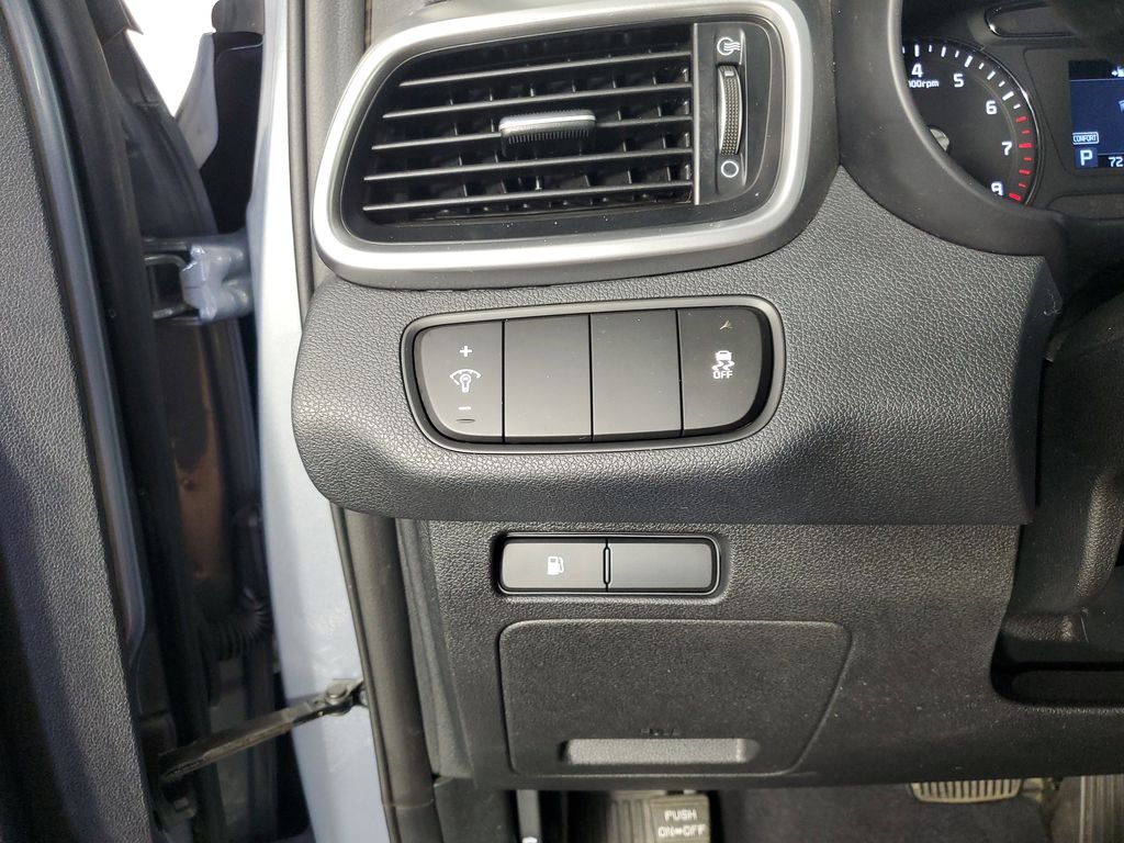 2020 Kia Sorento LX photo 24