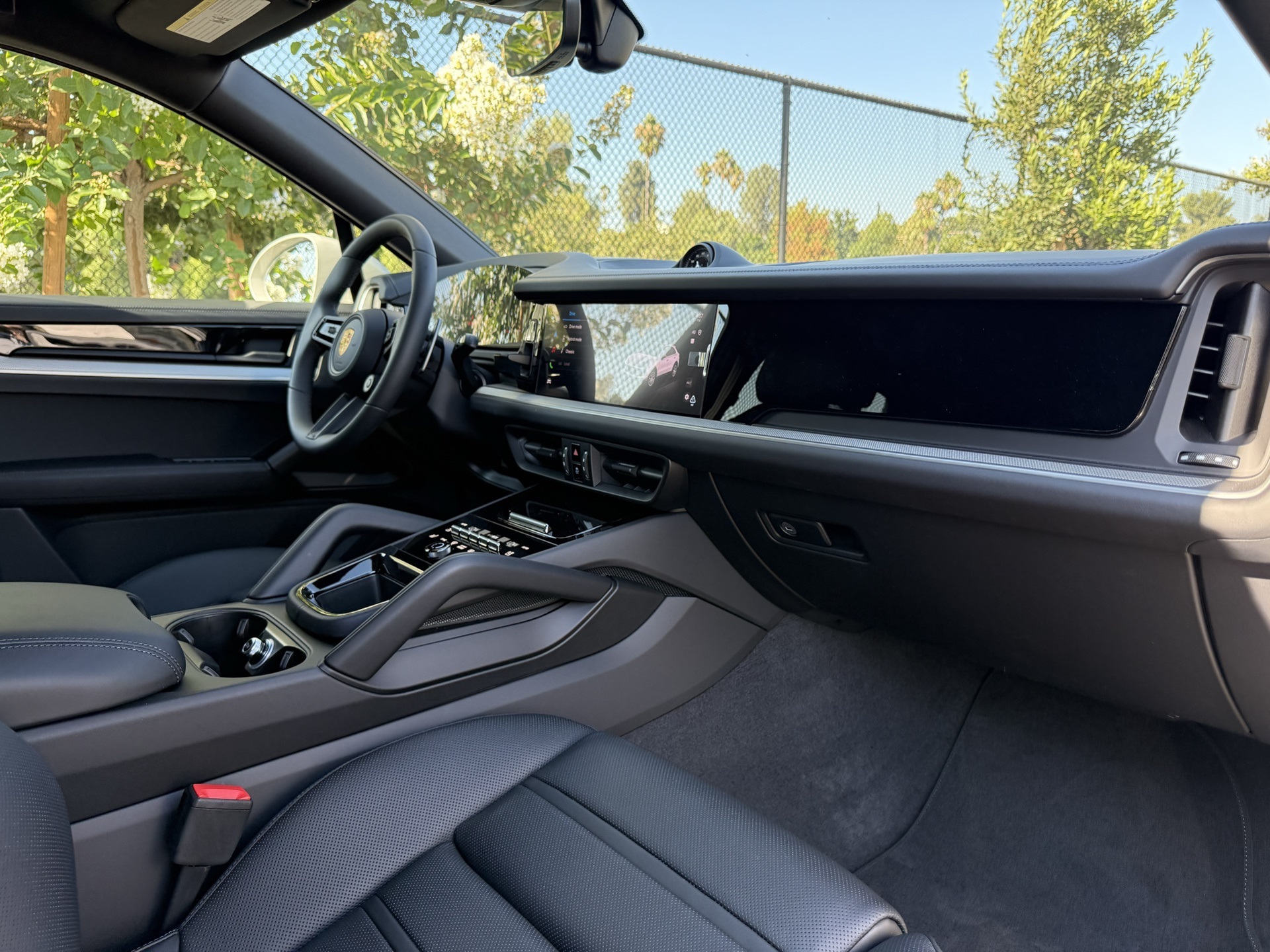 2025 Porsche Cayenne E-Hybrid Coupe photo 21