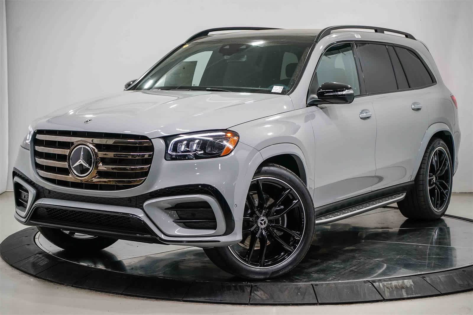 2026 Mercedes-Benz GLS Base's photo