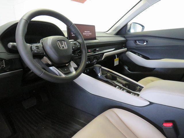 2025 Honda Accord Hybrid Touring photo 3
