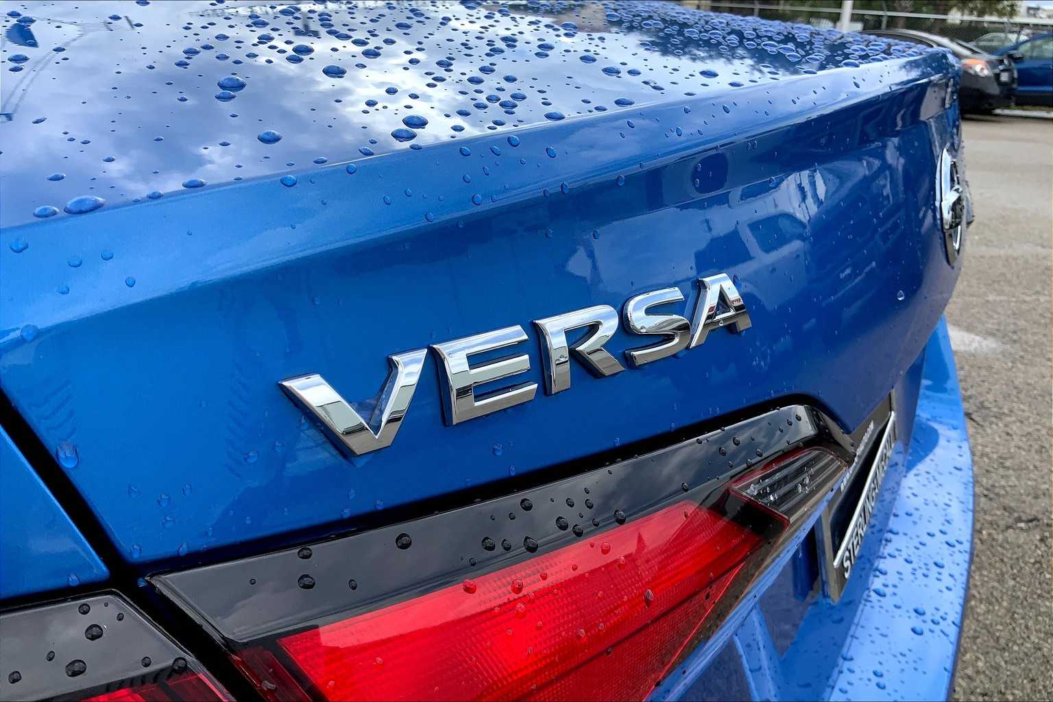 2021 Nissan Versa SV photo 26