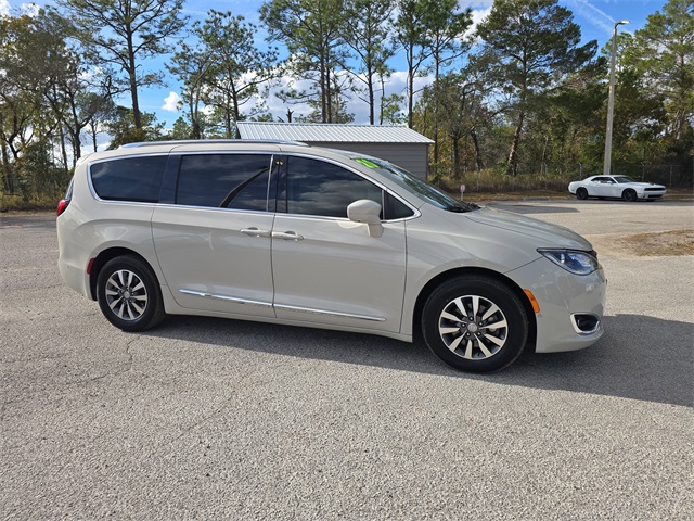 2020 Chrysler Pacifica Touring L Plus's photo