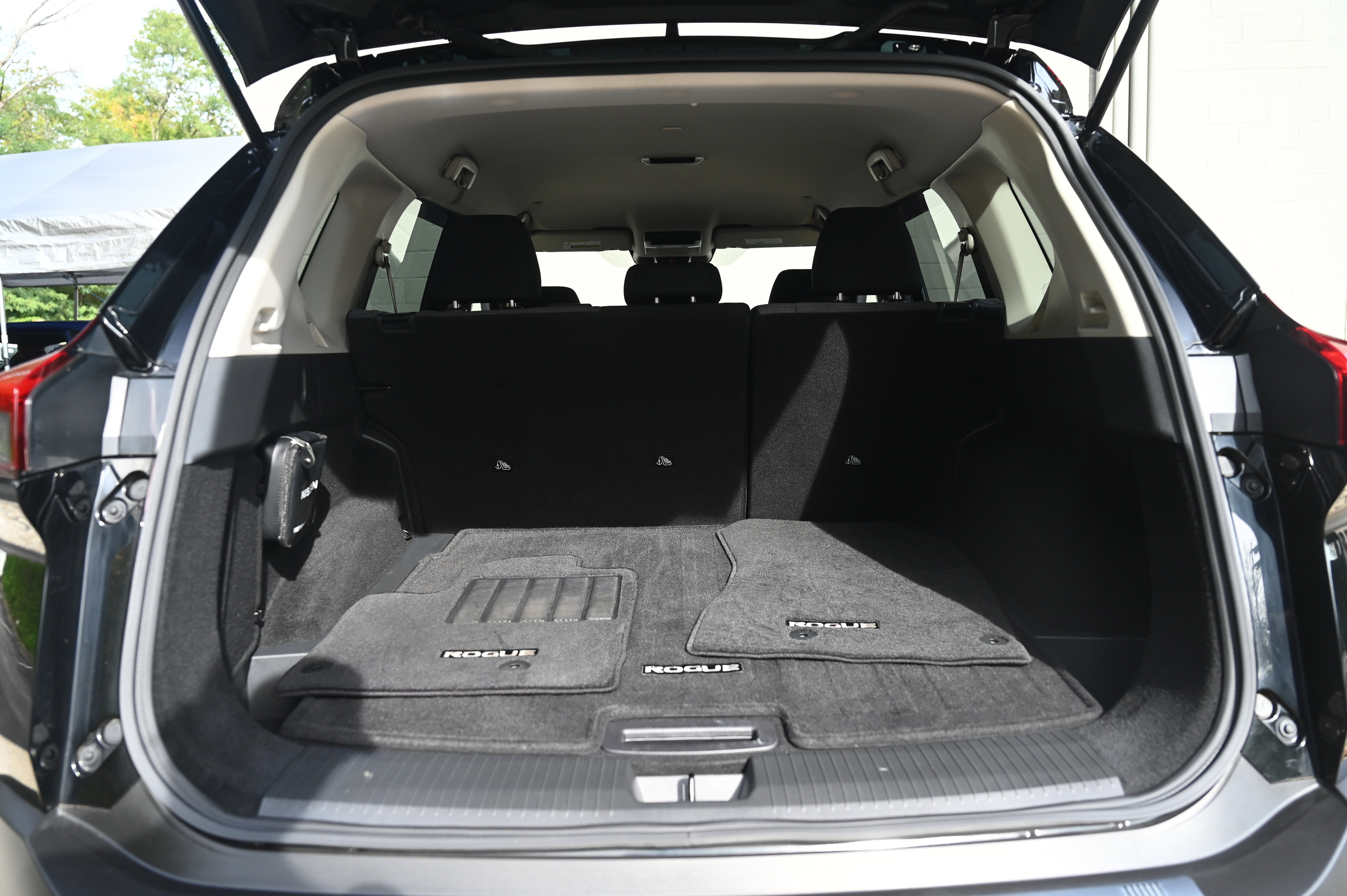 2023 Nissan Rogue SV photo 29