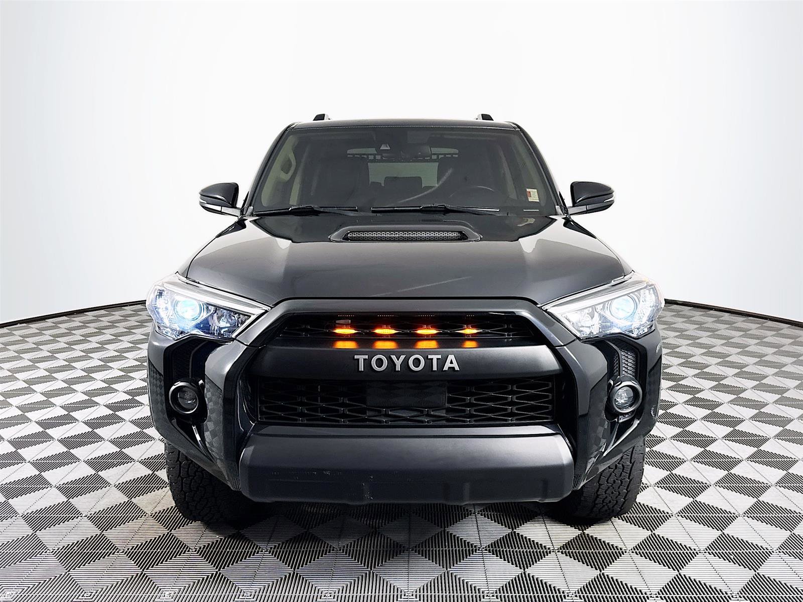 2020 Toyota 4Runner TRD Off-Road Premium photo 2
