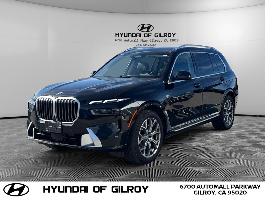 2024 BMW X7 40i's photo