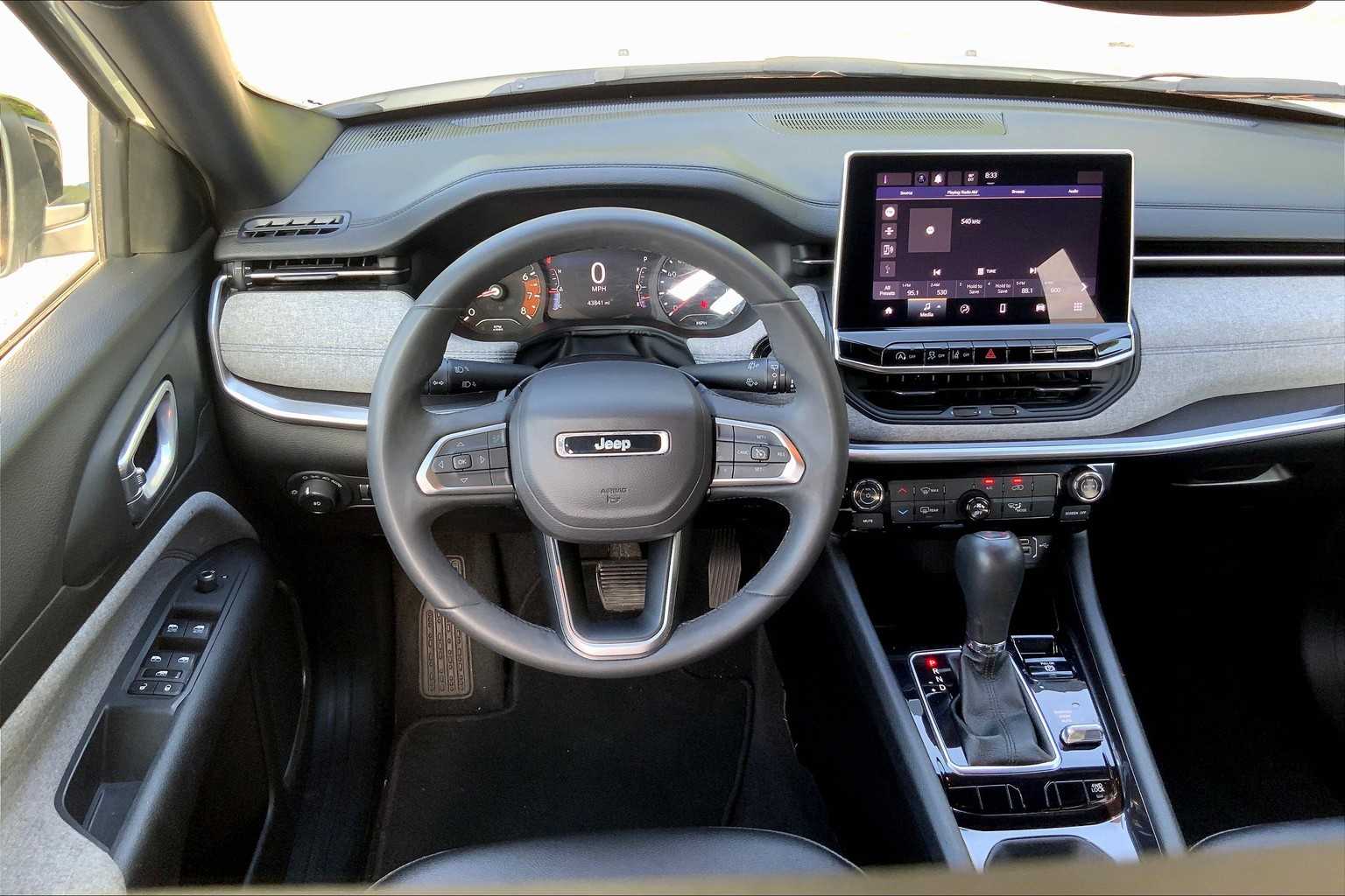 2024 Jeep Compass Latitude photo 5